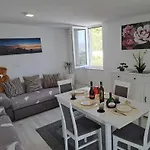 Beautiful Duplex With View Apartman