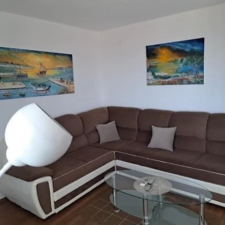 Beautiful Duplex With View *