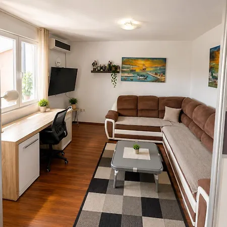 Beautiful Duplex With View Kaštela